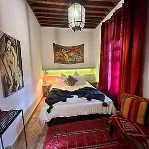 Riad103 Piscine Chauffée Sur Le Rooftop, Jacuzzi Hot&hammam Massage Marrakesh